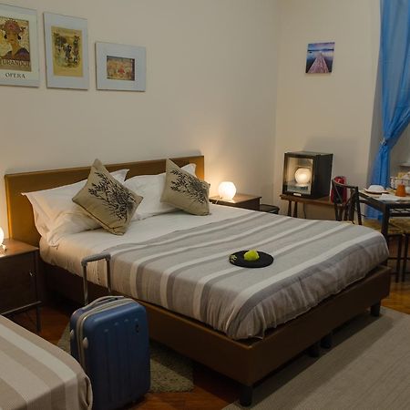 Living Rome Ottaviano B&B Bagian luar foto