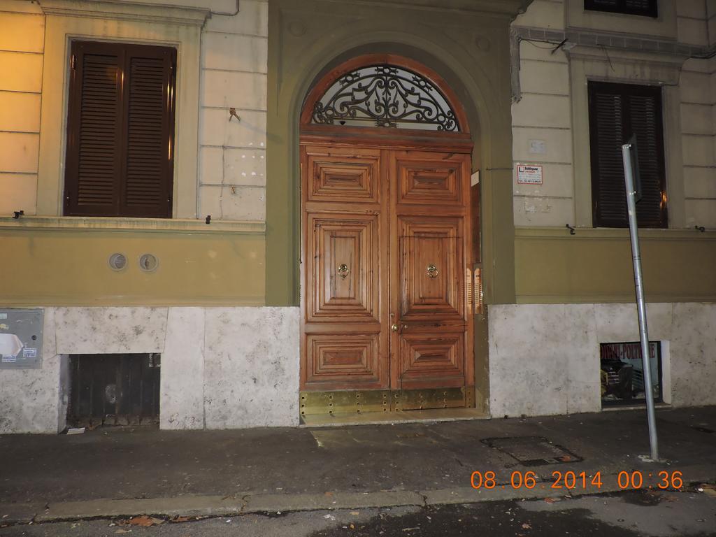 Living Rome Ottaviano B&B Bagian luar foto