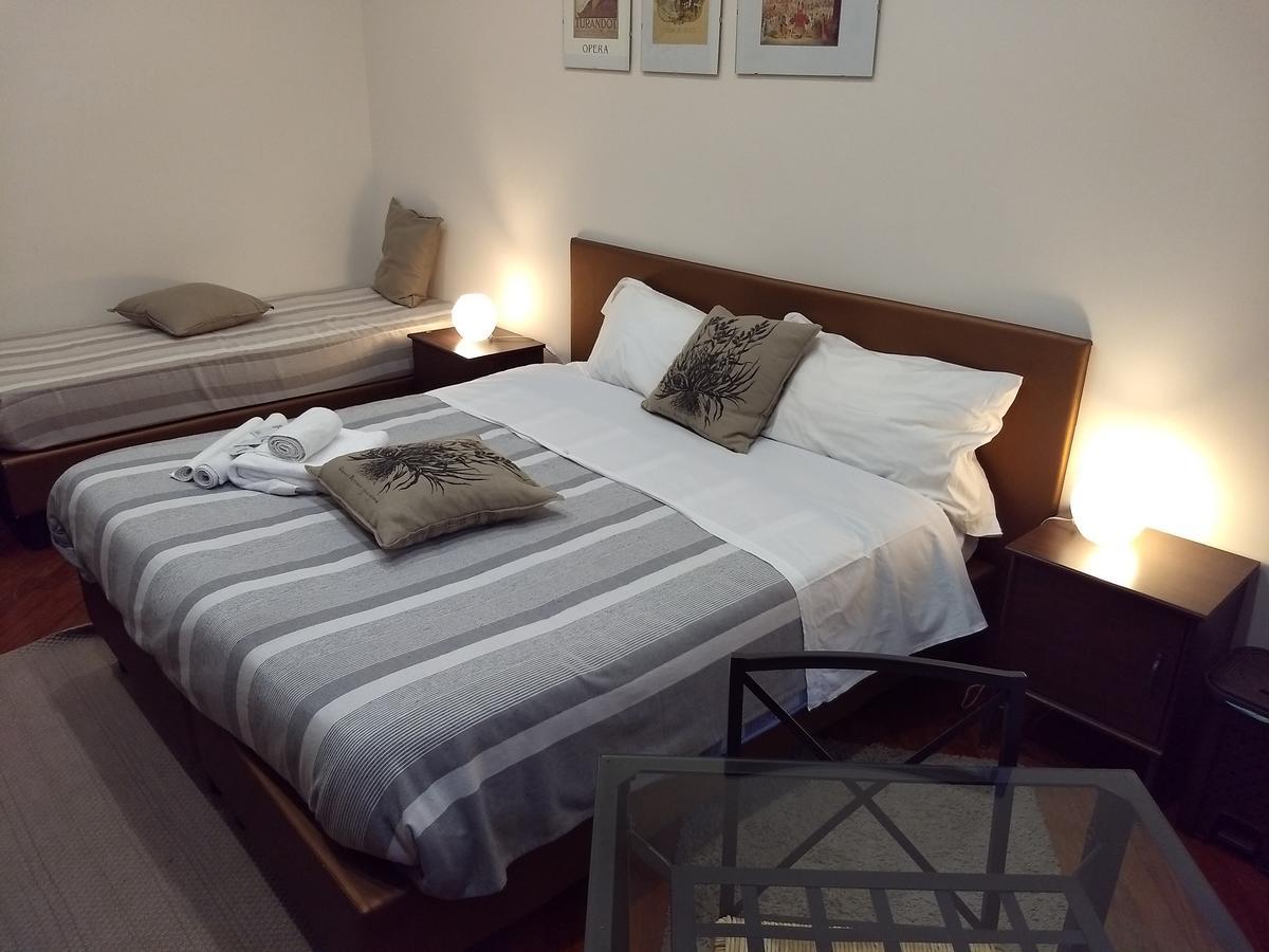 Living Rome Ottaviano B&B Bagian luar foto
