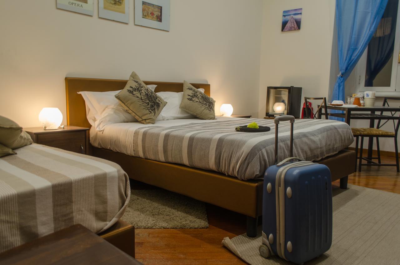 Living Rome Ottaviano B&B Bagian luar foto