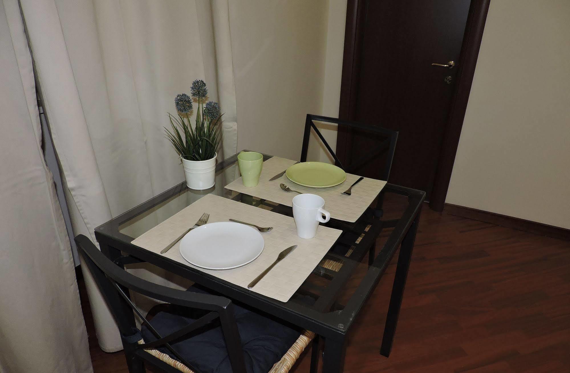 Living Rome Ottaviano B&B Bagian luar foto