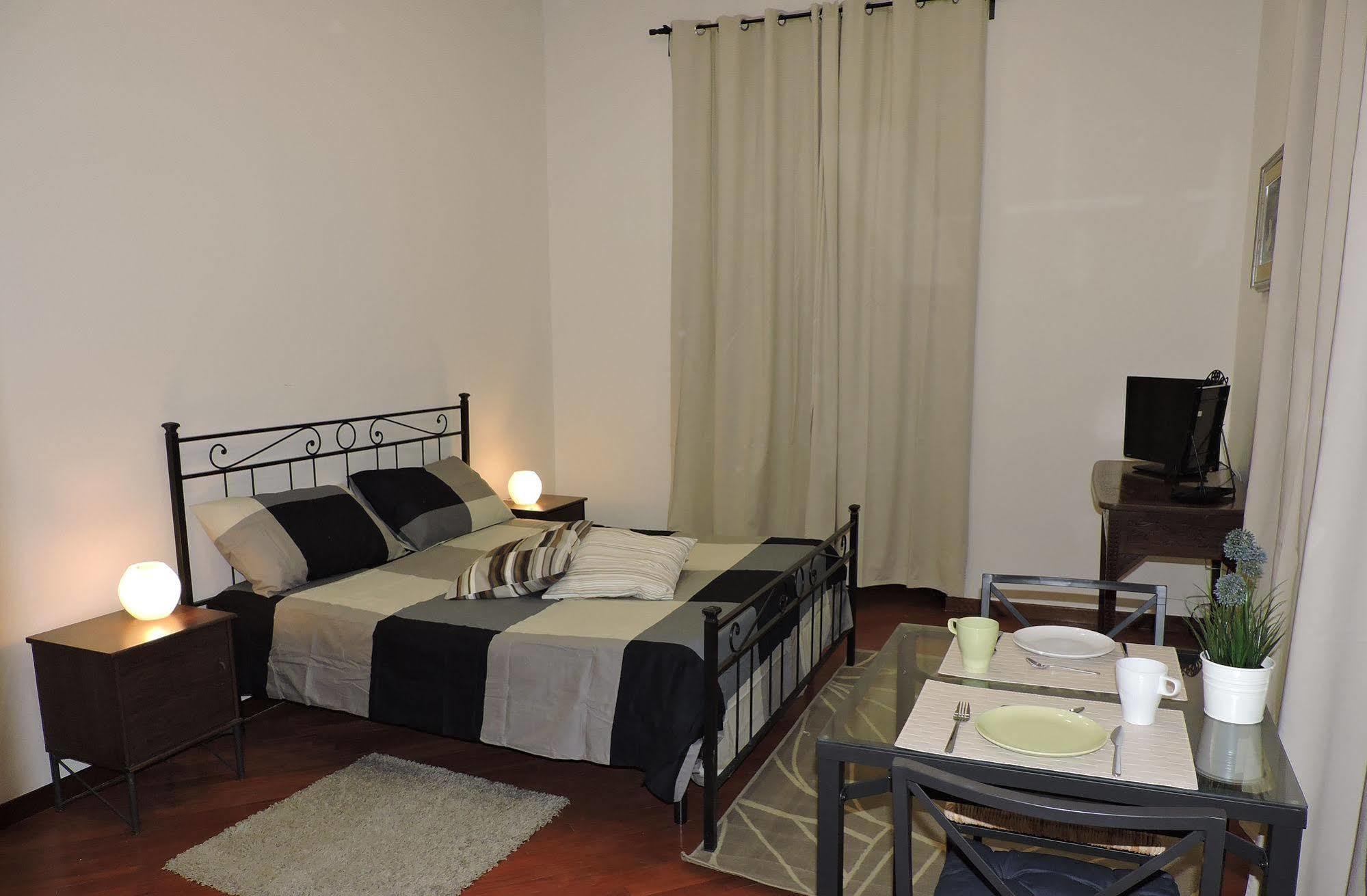Living Rome Ottaviano B&B Bagian luar foto