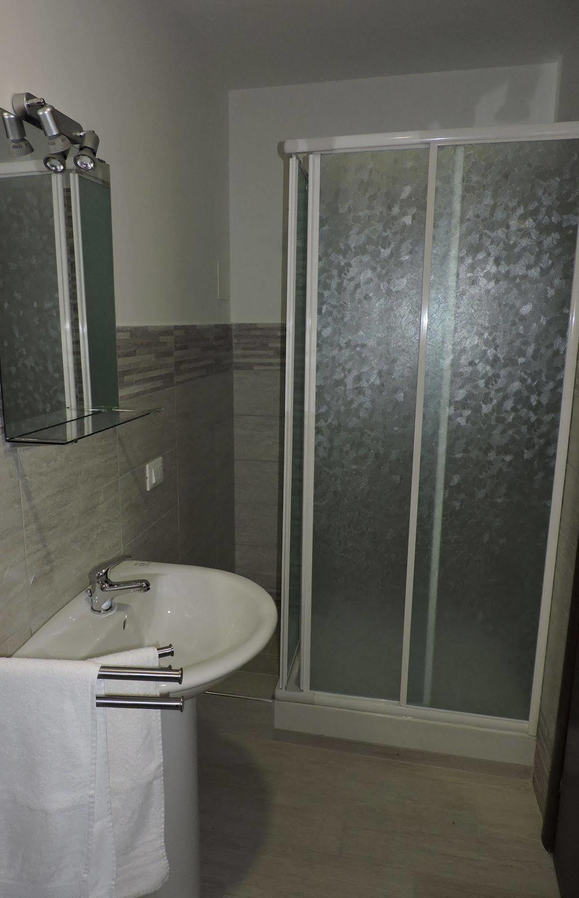 Living Rome Ottaviano B&B Bagian luar foto