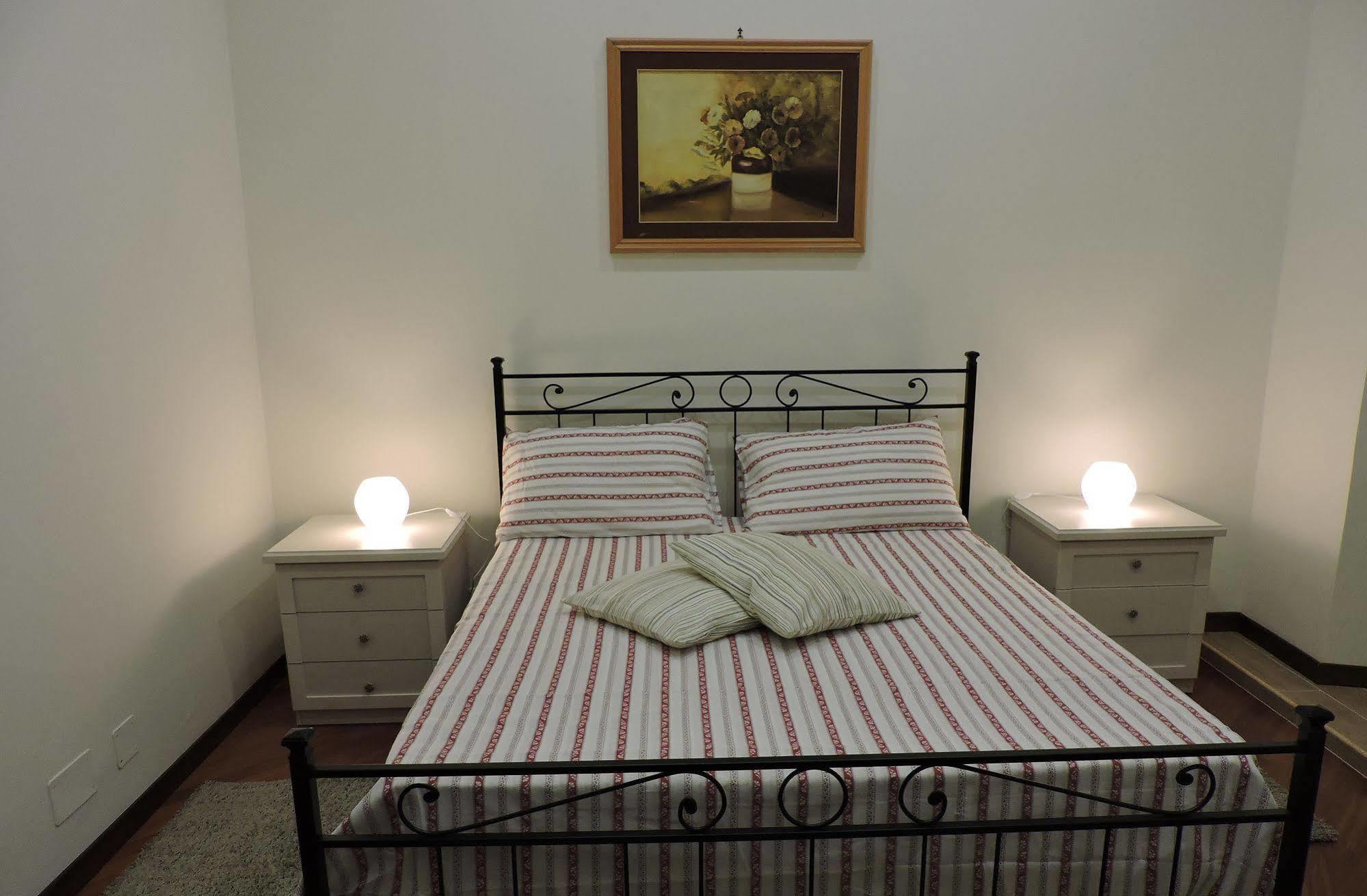 Living Rome Ottaviano B&B Bagian luar foto