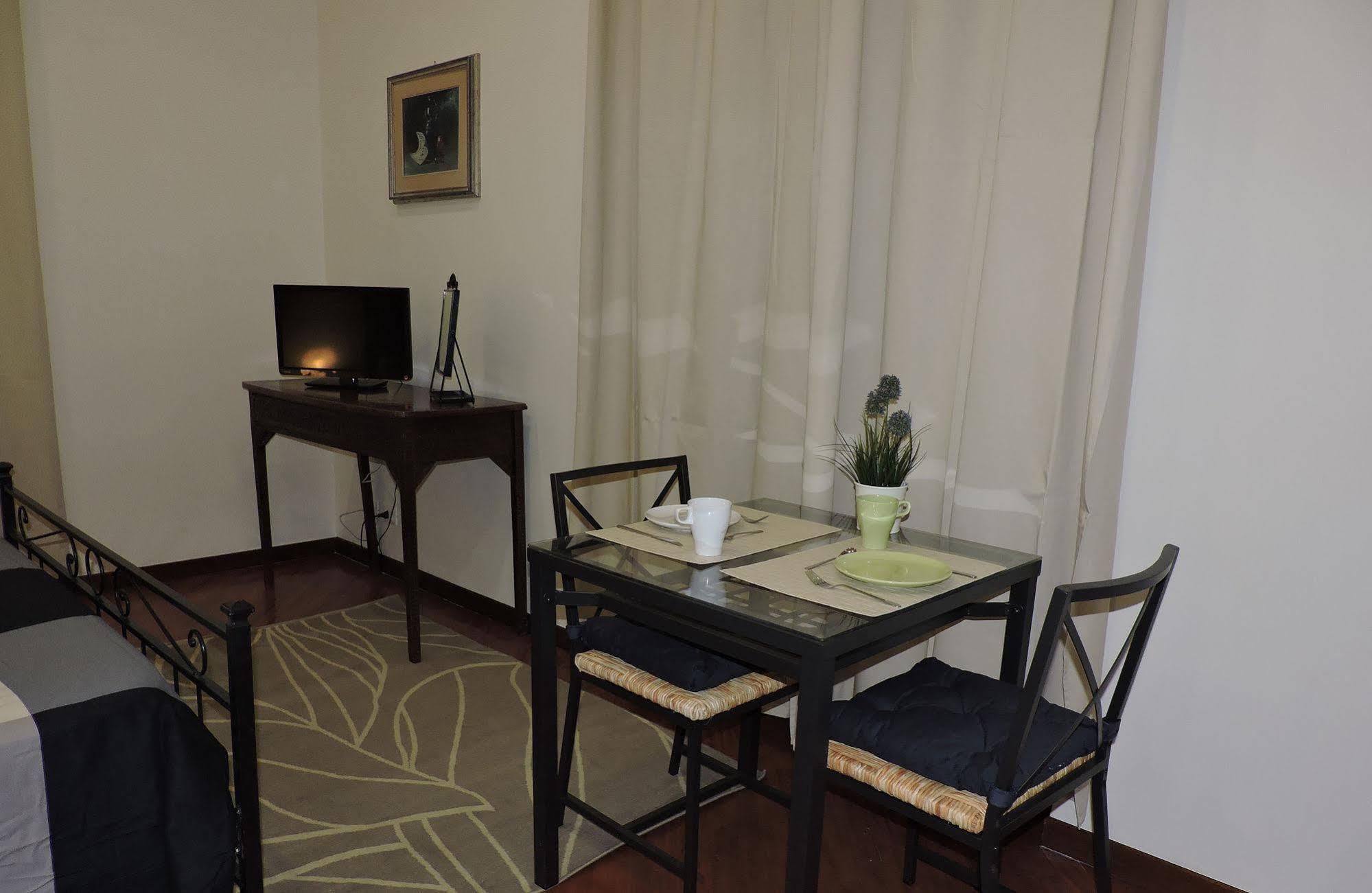 Living Rome Ottaviano B&B Bagian luar foto